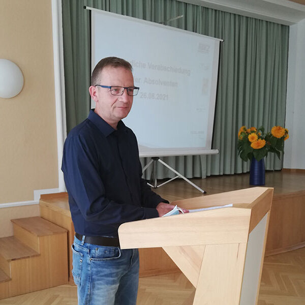 Feierlich Verabschiedung von 24 erfolgreiche Absolventen